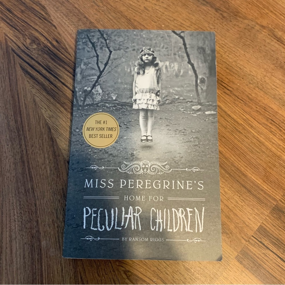 📚2/$12📚 Fiction: Miss Peregrine's Home for Peculiar Children by Ransom Riggs